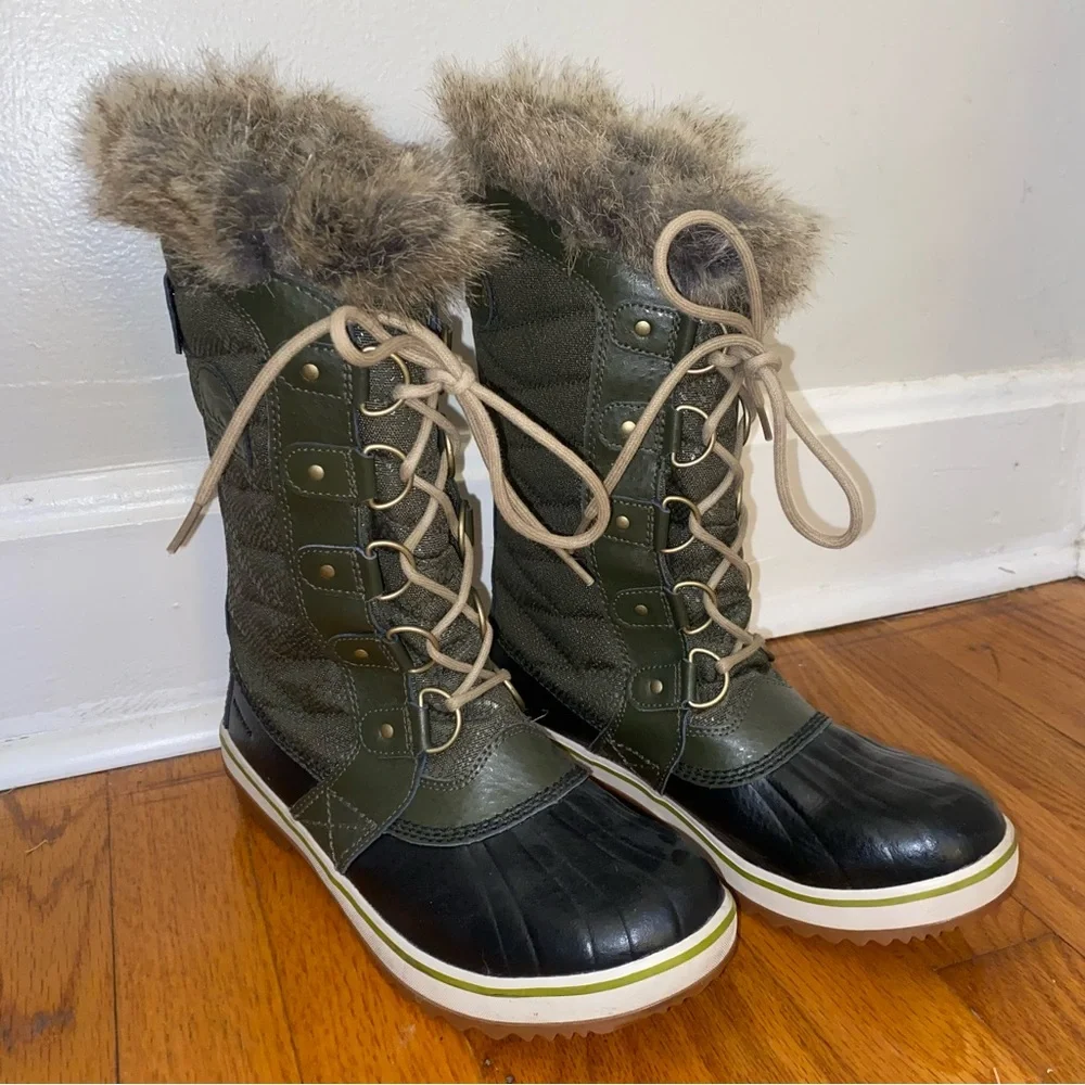 Sorel Sz 7.5 Green Tofino II Faux Fur Lined Snow Boots Calf Height